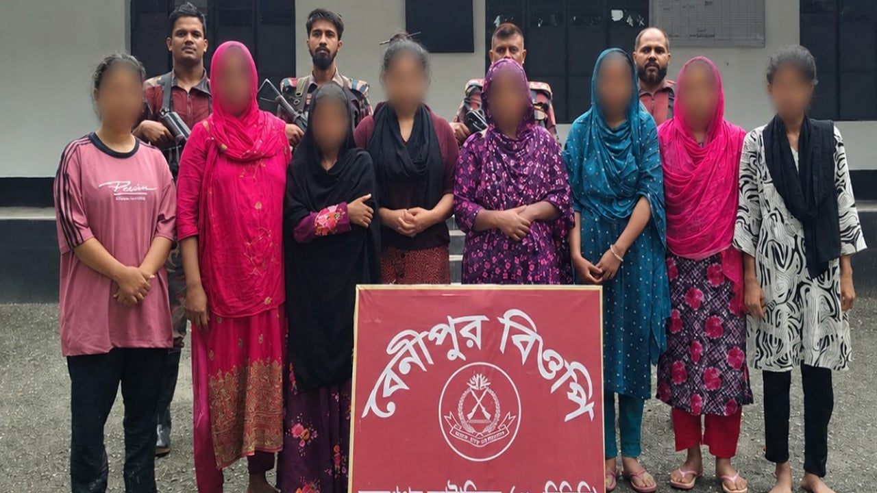 ভারতে যাওয়ার সময় সীমান্তে ৮ বাংলাদেশি নারী আটক

