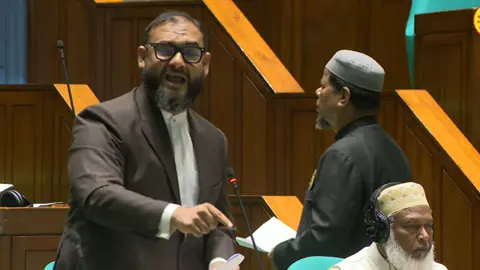 বেনজীরকে দেশে ফেরাতে স্বরাষ্ট্র মন্ত্রণালয়ের কাছে চার দাবি মীর আহমদের