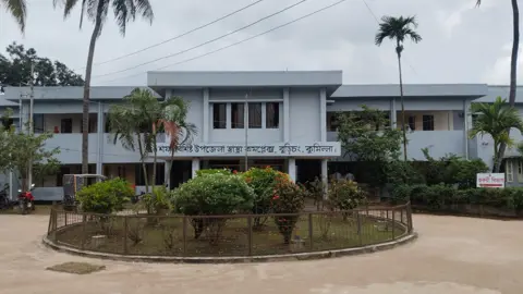 বুড়িচং স্বাস্থ্য কমপ্লেক্সে মিলছে না কাঙ্ক্ষিত সেবা 