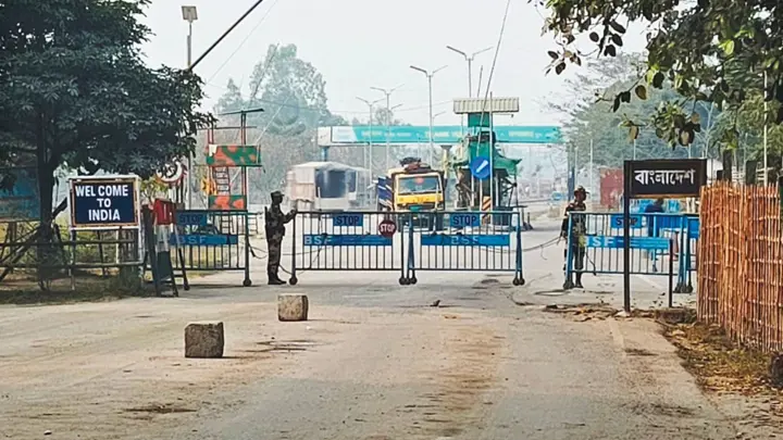 বুড়িমারী স্থলবন্দরে ব্যবসা-বাণিজ্যে মন্দা, কমেছে রাজস্ব আয়