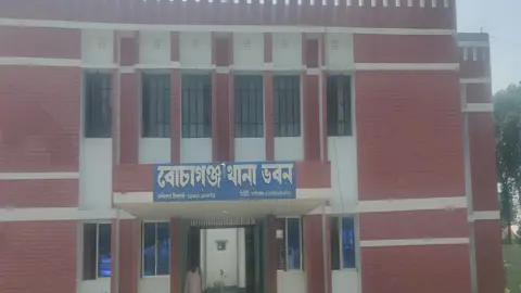 দুই যুবককে তুলে নিয়ে মুক্তিপণ দাবির অভিযোগ পুলিশের বিরুদ্ধে
