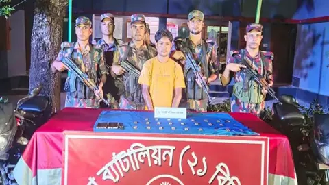 শার্শায় ৭ কোটি ৬৭ লাখ টাকার স্বর্ণ জব্দ, আটক ১
