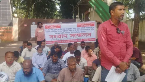 বড়পুকুরিয়ায় নিয়োগ পরীক্ষা বাতিল ও সুপ্রিম কোর্টের রায় বাস্তবায়নের দাবি