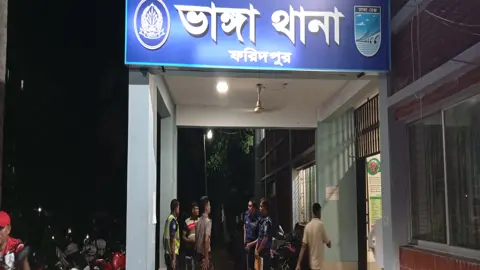 ভাঙ্গা টোলপ্লাজায় ১২০ বোতল নেশাজাতীয় সিরাপ জব্দ, কিশোরীসহ তিনজন আটক
