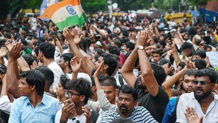 ফের বিক্ষোভে উত্তাল ভারত