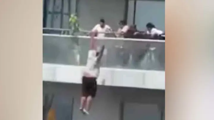 কেন ৪৩ তলা থেকে ঝাঁপ দিলেন ইঞ্জিনিয়ার