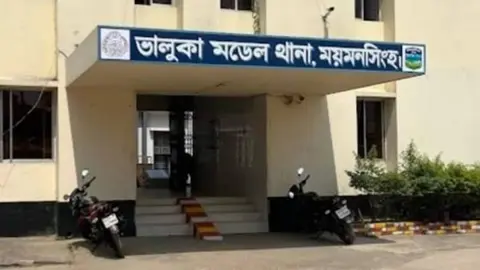 ভালুকায় মাদকসেবীর ছুরিকাঘাতে সেলুন ব্যবসায়ী খুন
