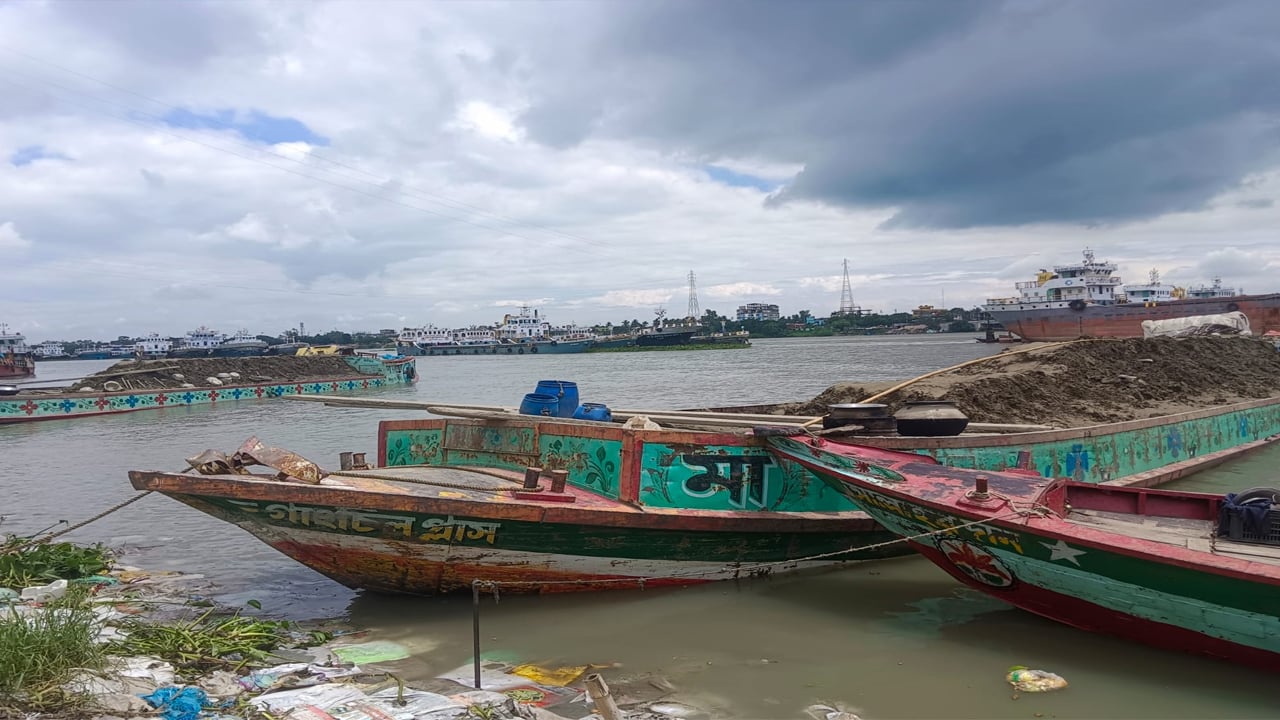 ফসলি জমির মাটি কাটায় সাড়ে তিন লাখ টাকা জরিমানা

