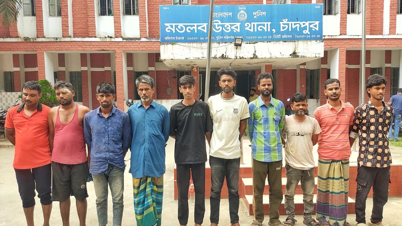 মতলব উত্তরে মাদকবিরোধী অভিযানে ১০ জন আটক
