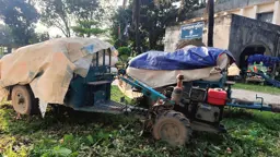 পাচারকালে মদনে দুই চালকসহ ৫ টন চাল জব্দ