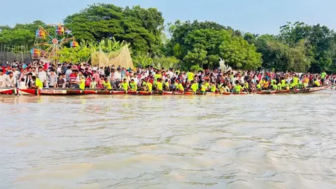 মধুখালীতে জমকালো নৌকাবাইচ ও মাদকবিরোধী কনসার্ট অনুষ্ঠিত