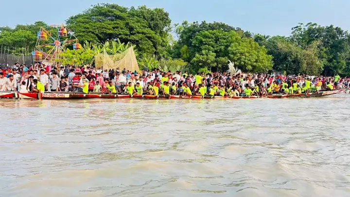 মধুখালীতে জমকালো নৌকাবাইচ ও মাদকবিরোধী কনসার্ট অনুষ্ঠিত