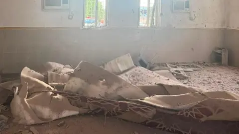 সৌদিতে হুথিদের হামলায় মসজিদসহ বহু ঘরবাড়ি ক্ষতিগ্রস্ত