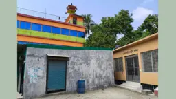 গোদাগাড়ীতে একই আঙিনায় মসজিদ-মন্দির, চলছে নামাজ-পূজা