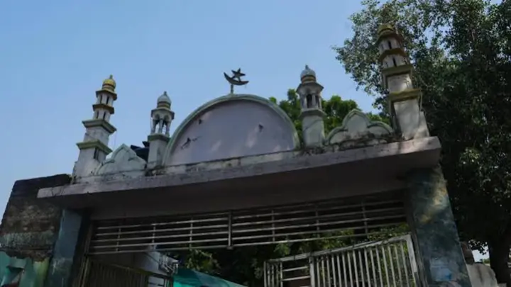 মসজিদ ভেঙে ফেলার শঙ্কায় ভারতের মুসলমানরা