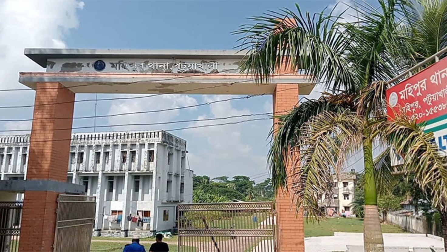 মহিপুরে আ.লীগ নেতার ছেলের ব্যবসায়ীর ওপর সংঘবদ্ধ হামলা