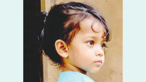 মা আর ফিরবে না, জানে না চার বছরের তাবাসসুম