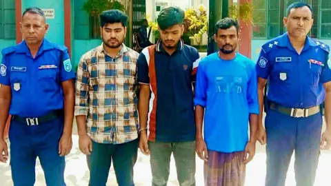 চিরিরবন্দরে ৪ মাদকসেবীকে কারাদণ্ড
