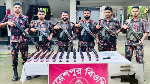সীমান্তে বিজিবির অভিযানে পিস্তল, গুলি ও মাদক উদ্ধার
