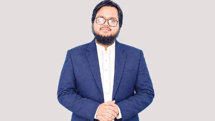 মাদরাসা থেকে ঢাবির আইন বিভাগে, অতঃপর সিভিল জজ