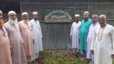 বিশ্ব শিক্ষক দিবসে এমপিও ফেরার অপেক্ষা—৩৩ বছর ধরে বেতনহীন ১৮ শিক্ষক-কর্মচারী