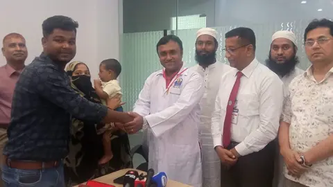 বেসরকারি হাসপাতালে চিকিৎসার পর সুস্থ হলো মুমূর্ষু শিশু 