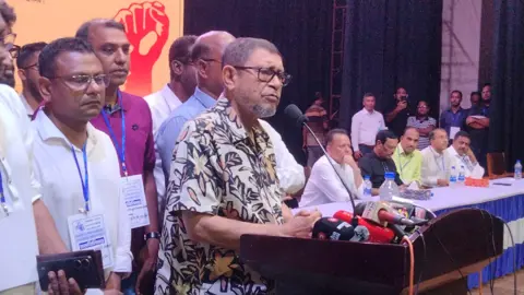 চীনের সহযোগিতায় তিস্তায় ব্যারেজ করতে যাচ্ছি: স্বাস্থ্যমন্ত্রী
