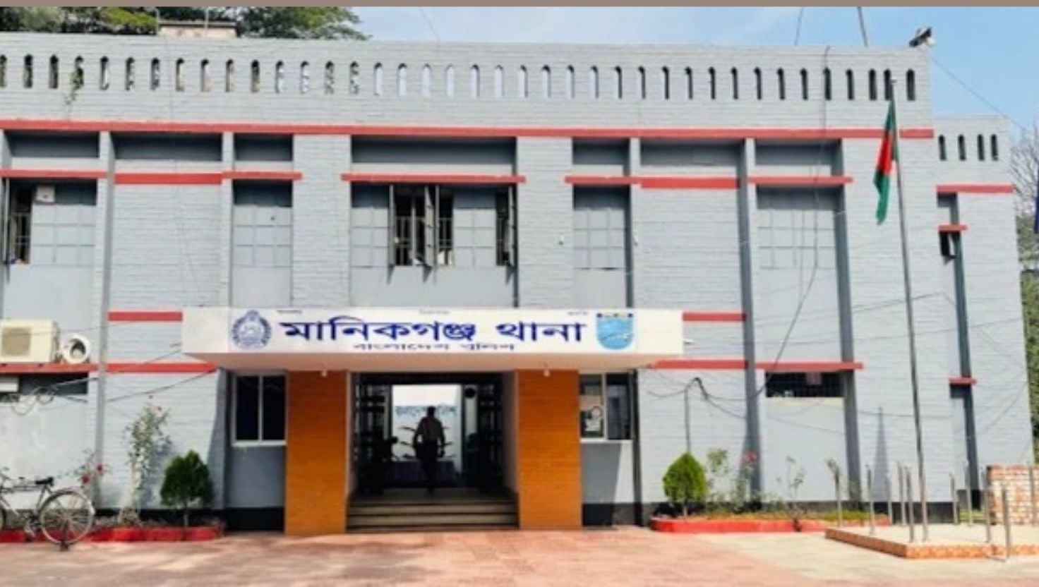 মানিকগঞ্জে স্বর্ণ ব্যবসায়ীকে মারধর, মিলল গুলির খোসা