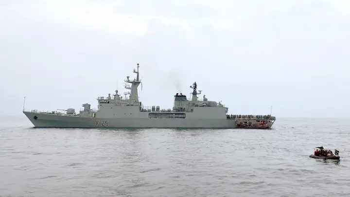 মালয়েশিয়াগামী বোট থেকে ৬৫ জন উদ্ধার, আটক ১১ দালাল