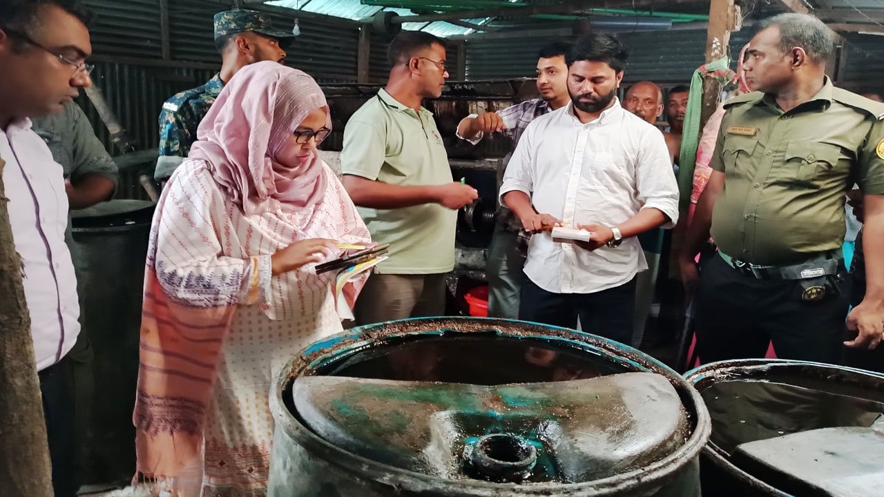 নকল ভোজ্যতেলের কারখানা সিলগালা, এক লাখ টাকা অর্থদণ্ড

