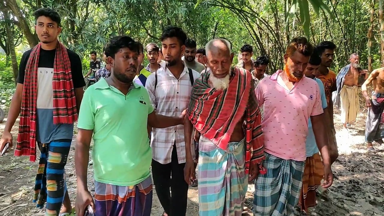 বাংলাদেশি কৃষককে বিএসএফ ধরে নেওয়ার পর দুই ভারতীয়কে ধরে আনেন গ্রামবাসী