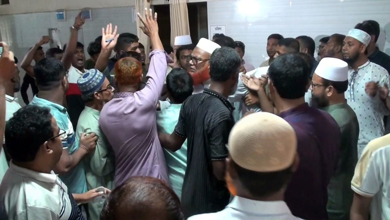 মেহেরপুরে বিএনপি-জামায়াত কর্মীদের মধ্যে তীব্র উত্তেজনা