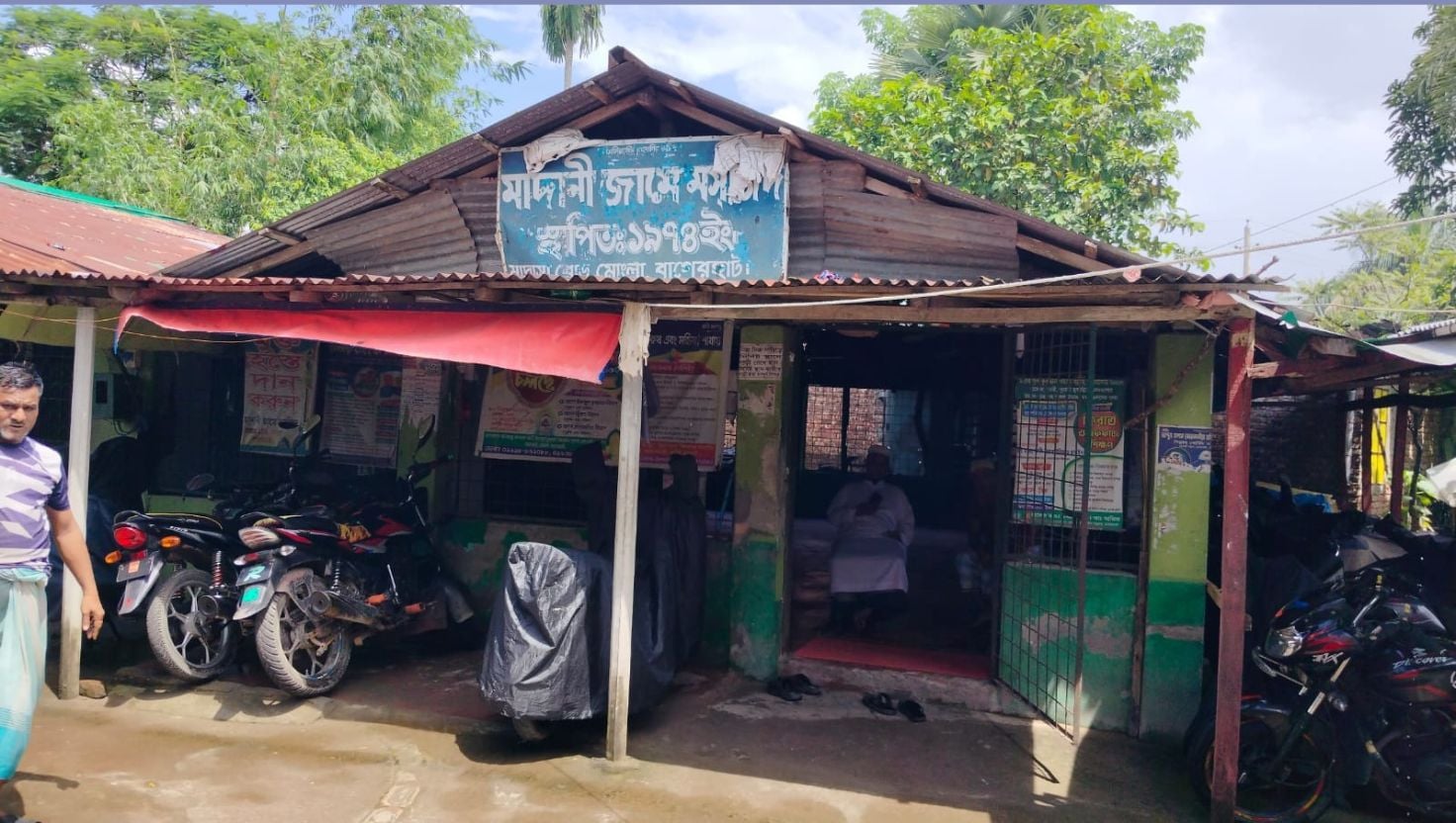 
মোংলায় মোতোয়ালির বিরুদ্ধে মসজিদের কোটি টাকা আত্মসাতের অভিযোগ