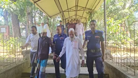
মৌলভীবাজারে চা বিক্রেতা হত্যা মামলায় একজনের মৃত্যুদণ্ড
