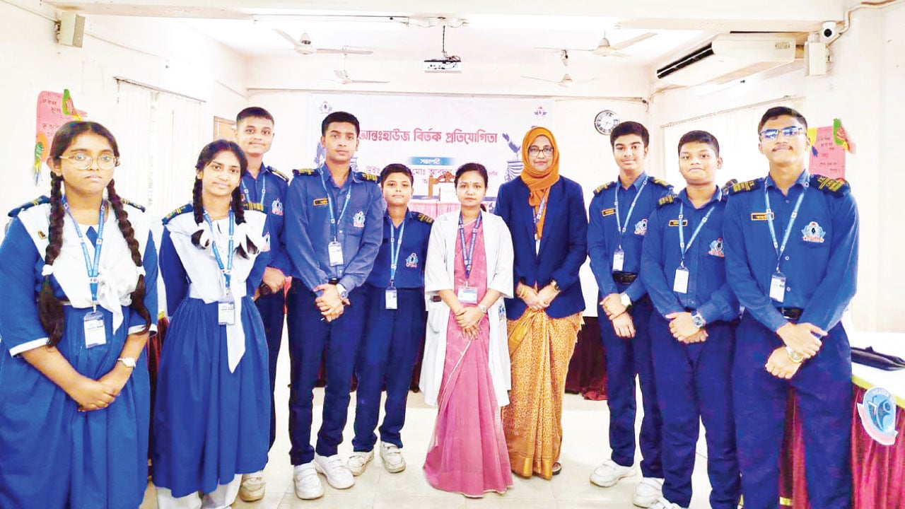 যুক্তির আলোয় আলোকিত তারুণ্য