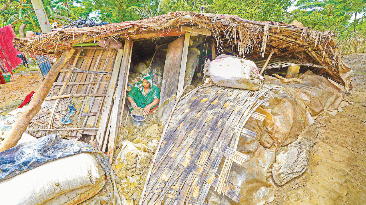 যে নদীগুলো বাঁচাতো, এখন সেগুলোই মৃত্যুর কারণ
