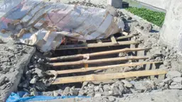 বাসাইলে ১০ কোটি টাকার সেতুতে রডের বদলে বাঁশ