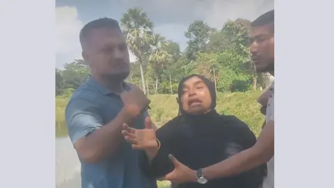 রাউজানে অস্ত্র ঠেকিয়ে নারীর কাছ থেকে ২৫ লাখ টাকা ছিনতাই
