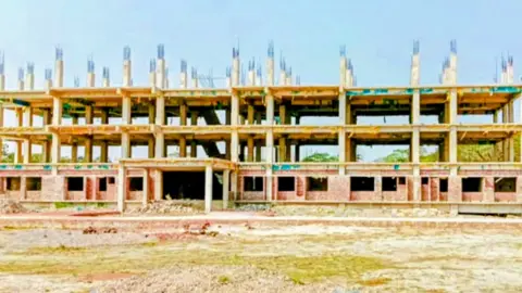 ৫০ শয্যাবিশিষ্ট হাসপাতাল নির্মাণ শেষ হয়নি ৩ বছরেও