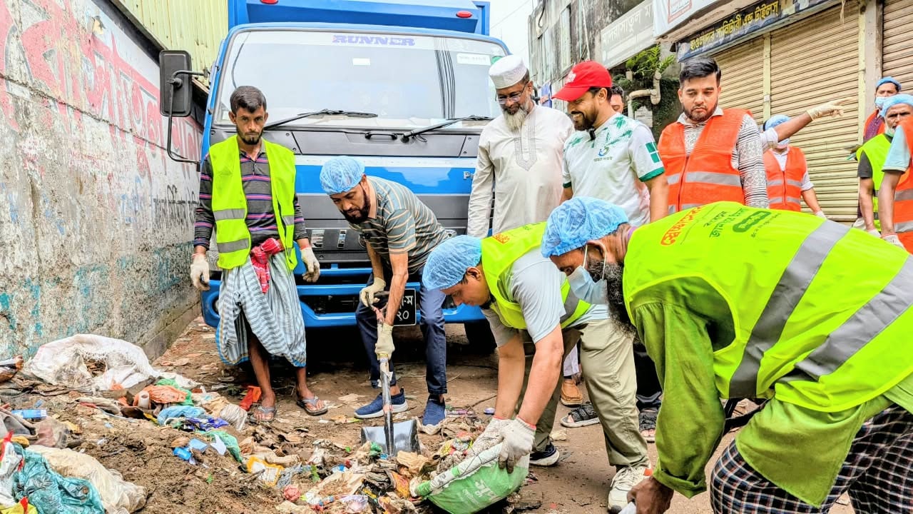 রাজধানীর ৫৪ ওয়ার্ডে পরিচ্ছন্নতা অভিযান শুরু জামায়াতের