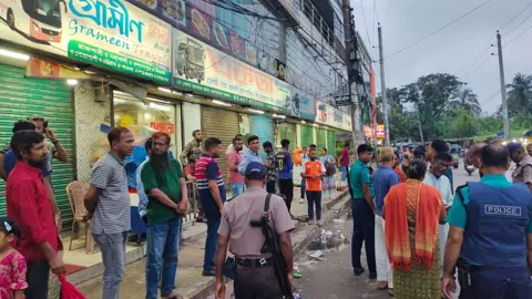 রাজশাহী থেকে আন্তঃজেলা বাস চলাচল বন্ধ 
