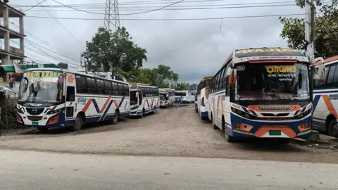 জামালপুরে ছাত্র-জনতার মানববন্ধনে পরিবহন কর্মীদের হামলা, আহত ১০