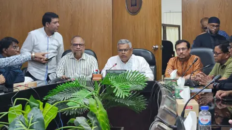 তিন ছাত্রদল নেতাকর্মী ও হলসংসদ নেতার ছাত্রত্ব সাময়িক বাতিল