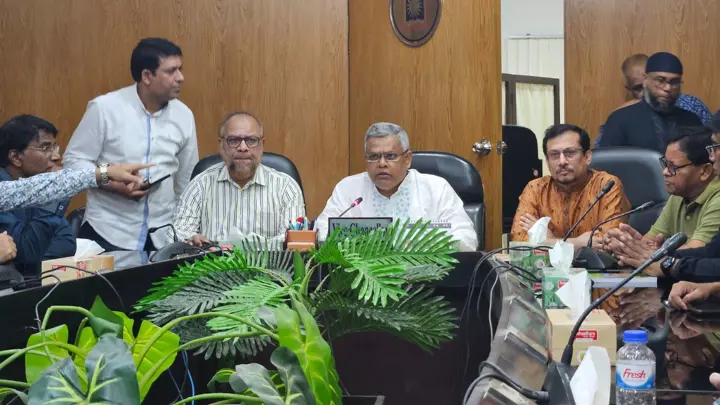 তিন ছাত্রদল নেতাকর্মী ও হলসংসদ নেতার ছাত্রত্ব সাময়িক বাতিল