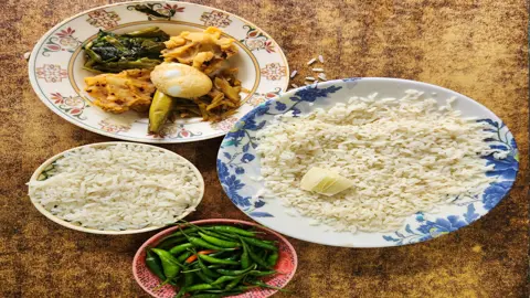 ২৫ টাকায় ‘সিক্স আইটেম’ রাবি শিক্ষার্থীদের প্রিয় হোটেল 
