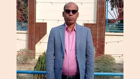 রাবির অধ্যাপককে হেনস্তার অভিযোগ ছাত্রদল নেতার বিরুদ্ধে
