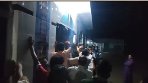 রামগঞ্জে মসজিদ ছুঁয়ে মাদক ছাড়ার অঙ্গীকার 