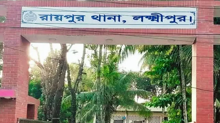 স্বেচ্ছাসেবক দলের নেতার নেতৃত্বে ৫ জনকে কুপিয়ে জখম