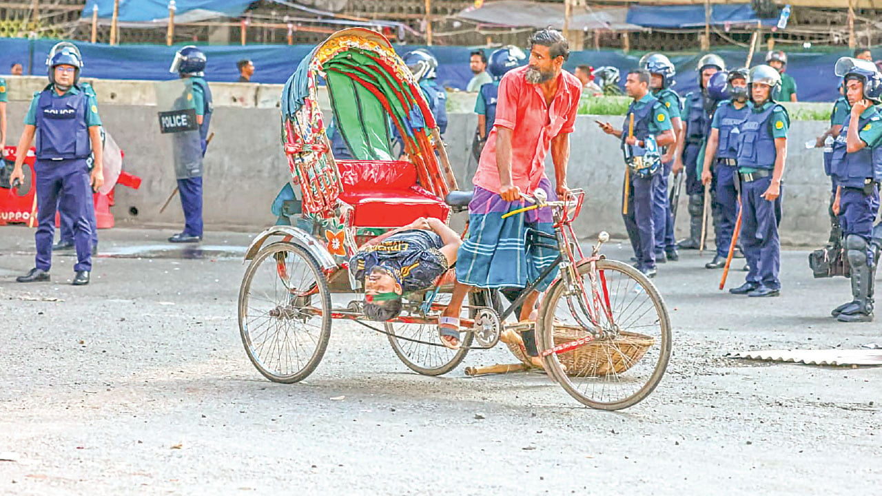রিকশার পাদানিতে ঝুলতে থাকা শহীদ নাফিজের শেষ ২৪ ঘণ্টা