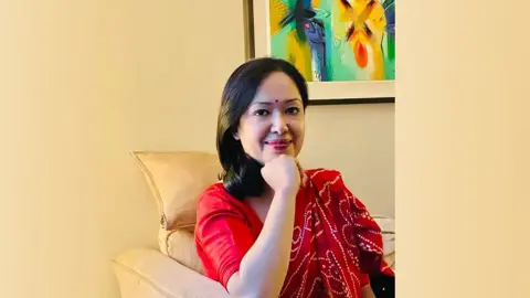 পূজার জন্য এক মাস ধরে শাড়ি জমিয়েছি: রুমিন ফারহানা